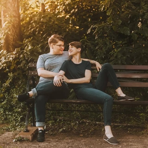 Meet your Posher, Aloria - Picture 1 of 1